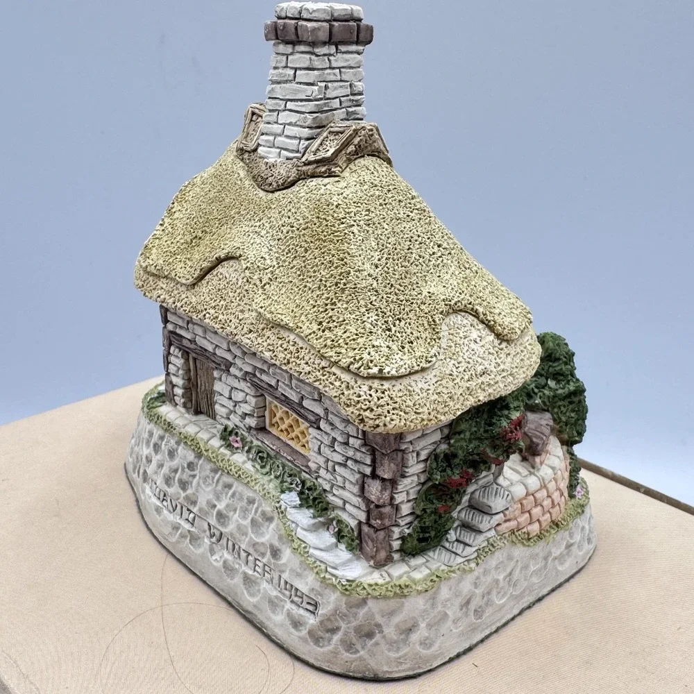 Vintage David‎ Winter Glebe Cottage Miniature Figurine 1993 Village House w/ Box